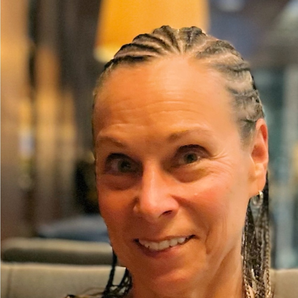 Meet your Posher, Christine